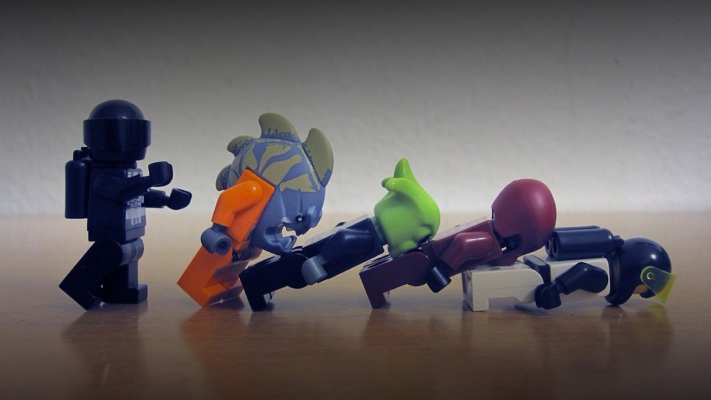 The domino effect: falling figures
